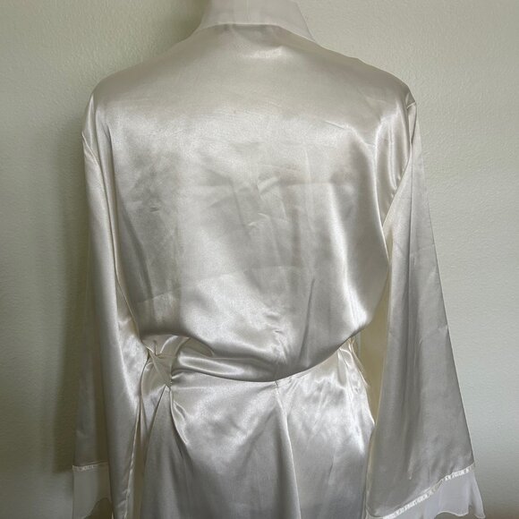 NWT Linea Donatella Short Robe Ivory Beaded Lace Satin Lingerie Bridal L/XL - Picture 6 of 7